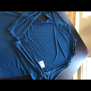 Blue Turtle Sinched at Neck